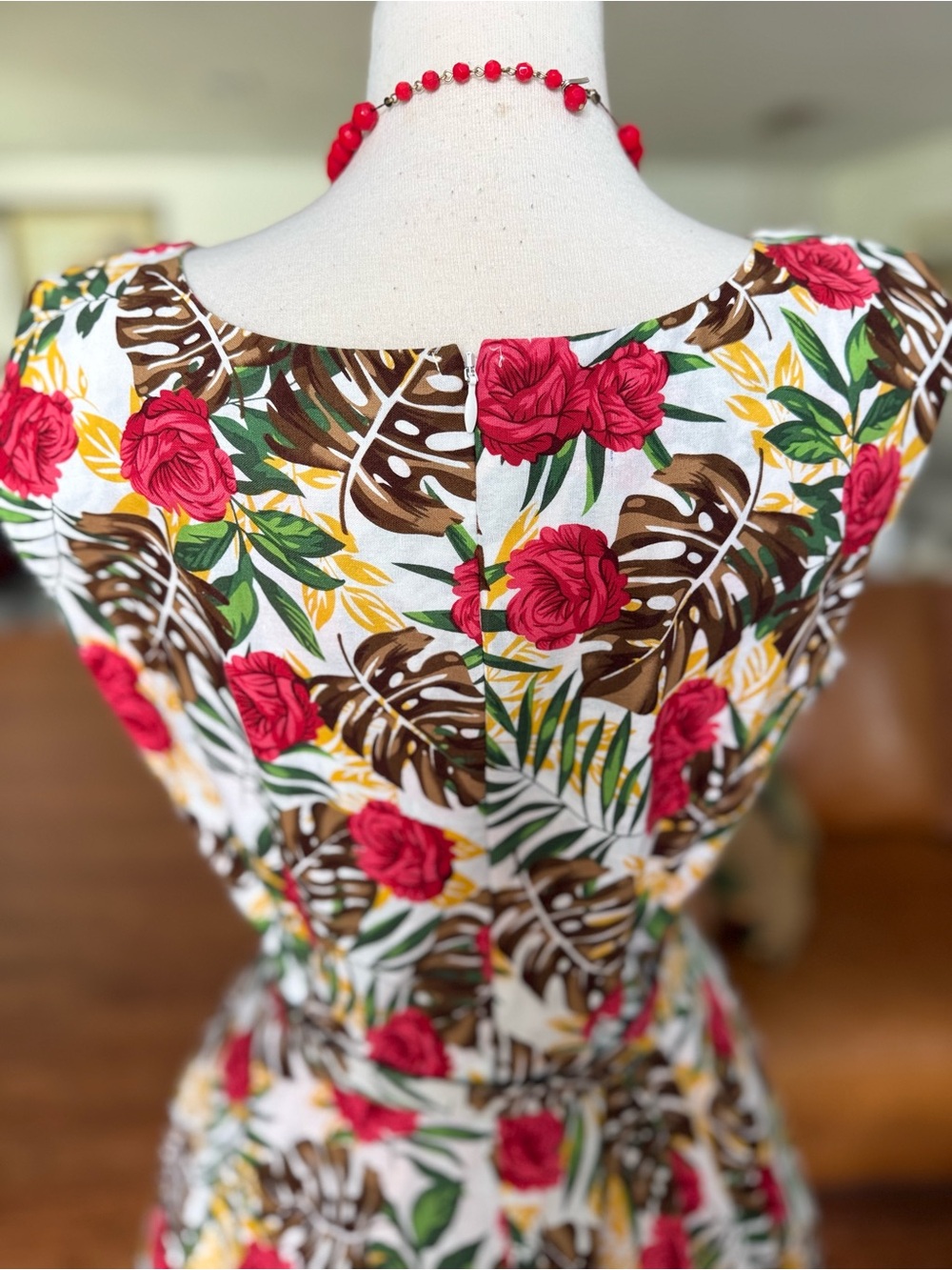 🌺 Tropical Floral Fit-and-Flare Retro Hawaiian Pinup Dress - Picture 15 of 16